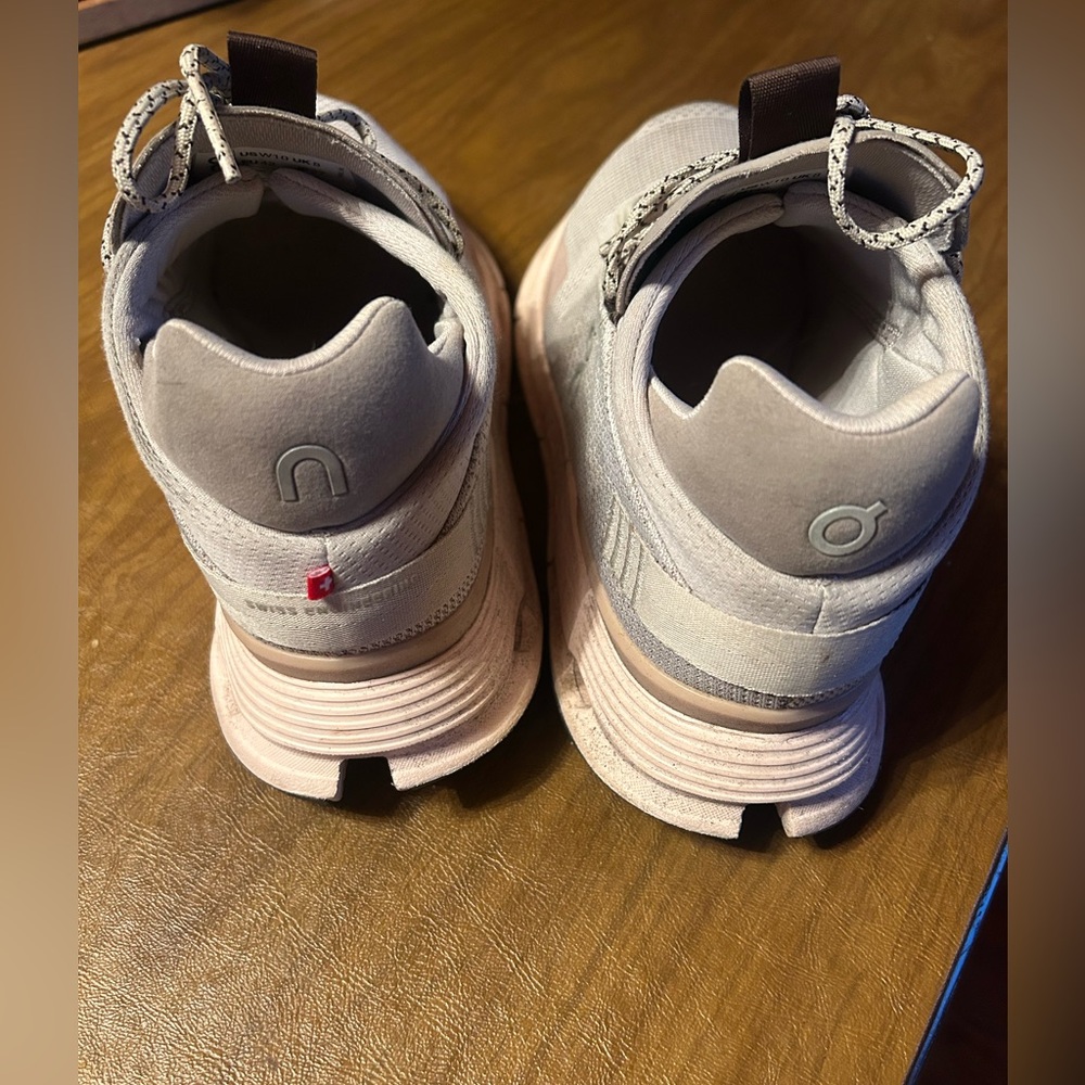 On Cloud Cloudnova Lightweight Runner in grey & l… - image 6